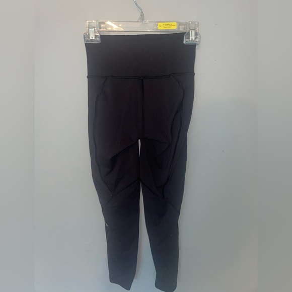 lulu lemon black leggings - Picture 2 of 3